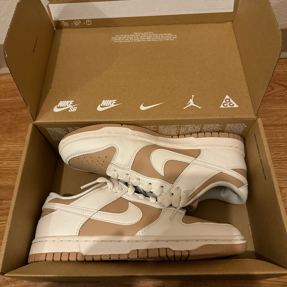 Nike - Picture 5 of 6